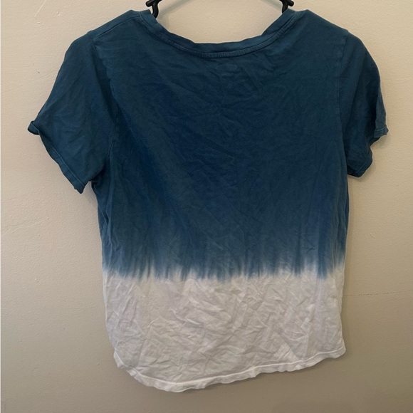 Old Navy Gray and Cream Tee - Picture 2 of 4